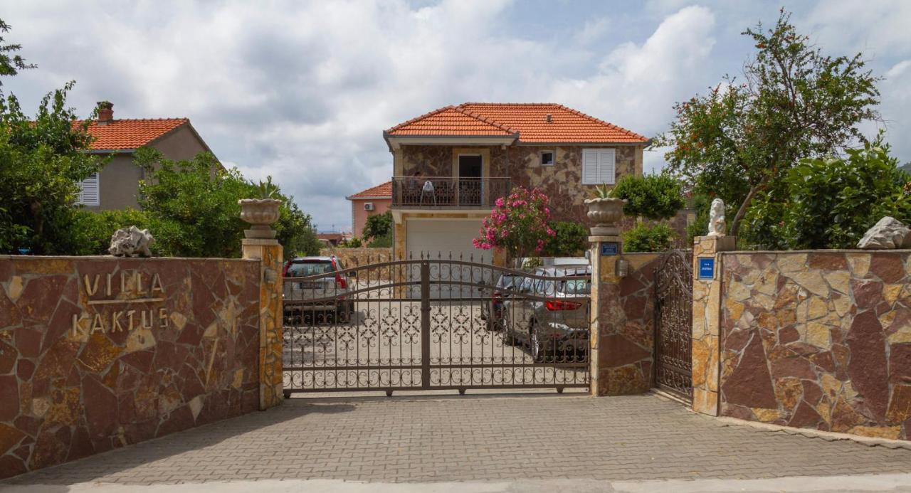 Apartments Kaktus Orebic Bagian luar foto