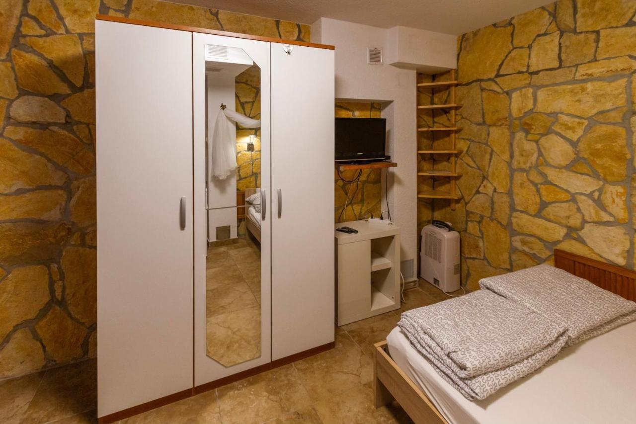Apartments Kaktus Orebic Bagian luar foto